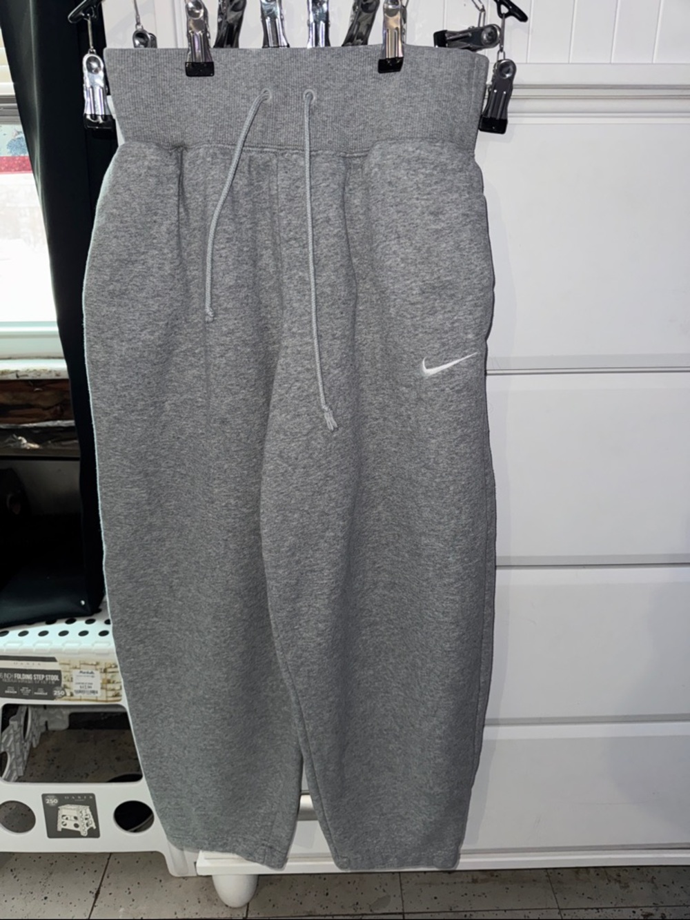Nike Women’s Gray Wide Leg Ankle Sweatpants